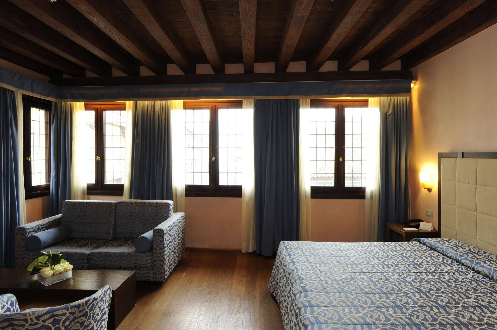 Palazzo Selvadego Hotell Venedig Rum bild